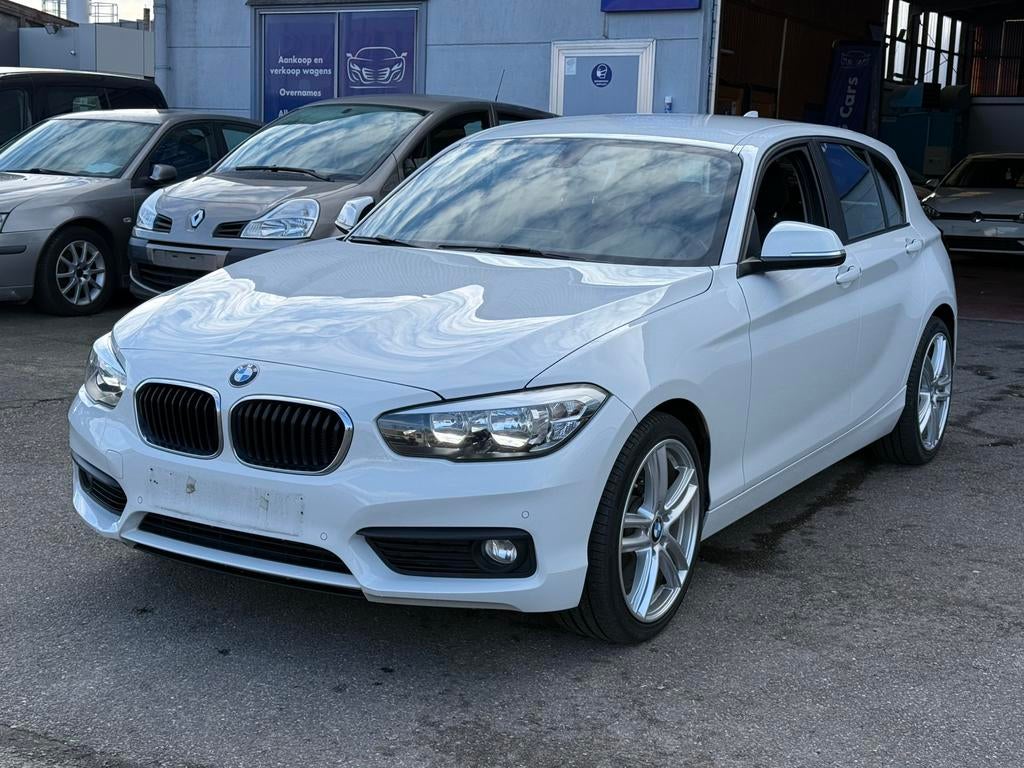 Bmw 118i Automaat 2018 75.622 km 12 Maanden Garantie, Auto's, Euro 6, Wit, 3 cilinders, USB