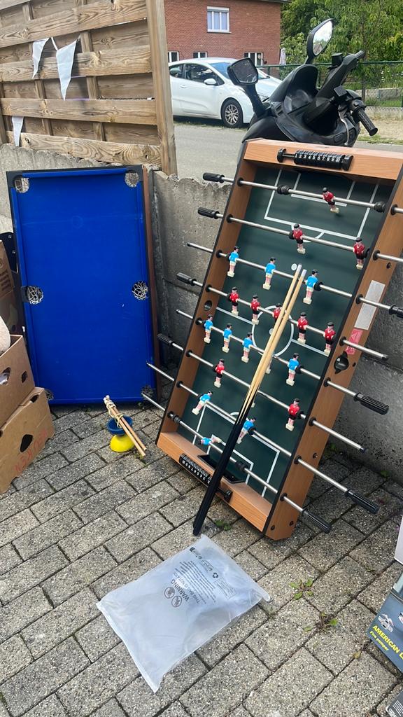 Tafelvoetbal / tafelbiljart (Meerhout), Ophalen, Zo goed als nieuw
