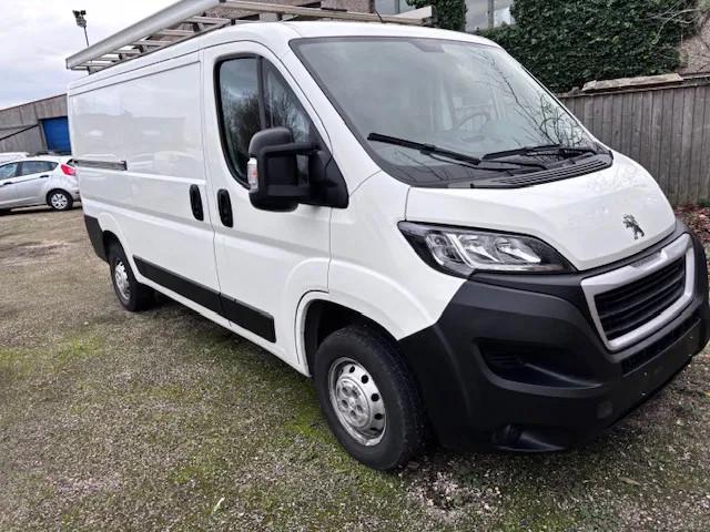 Peugeot Boxer 2.2d 88kw € 14.000 + BTW (bj 2020), Stof, Gebruikt, Euro 6, 4 cilinders