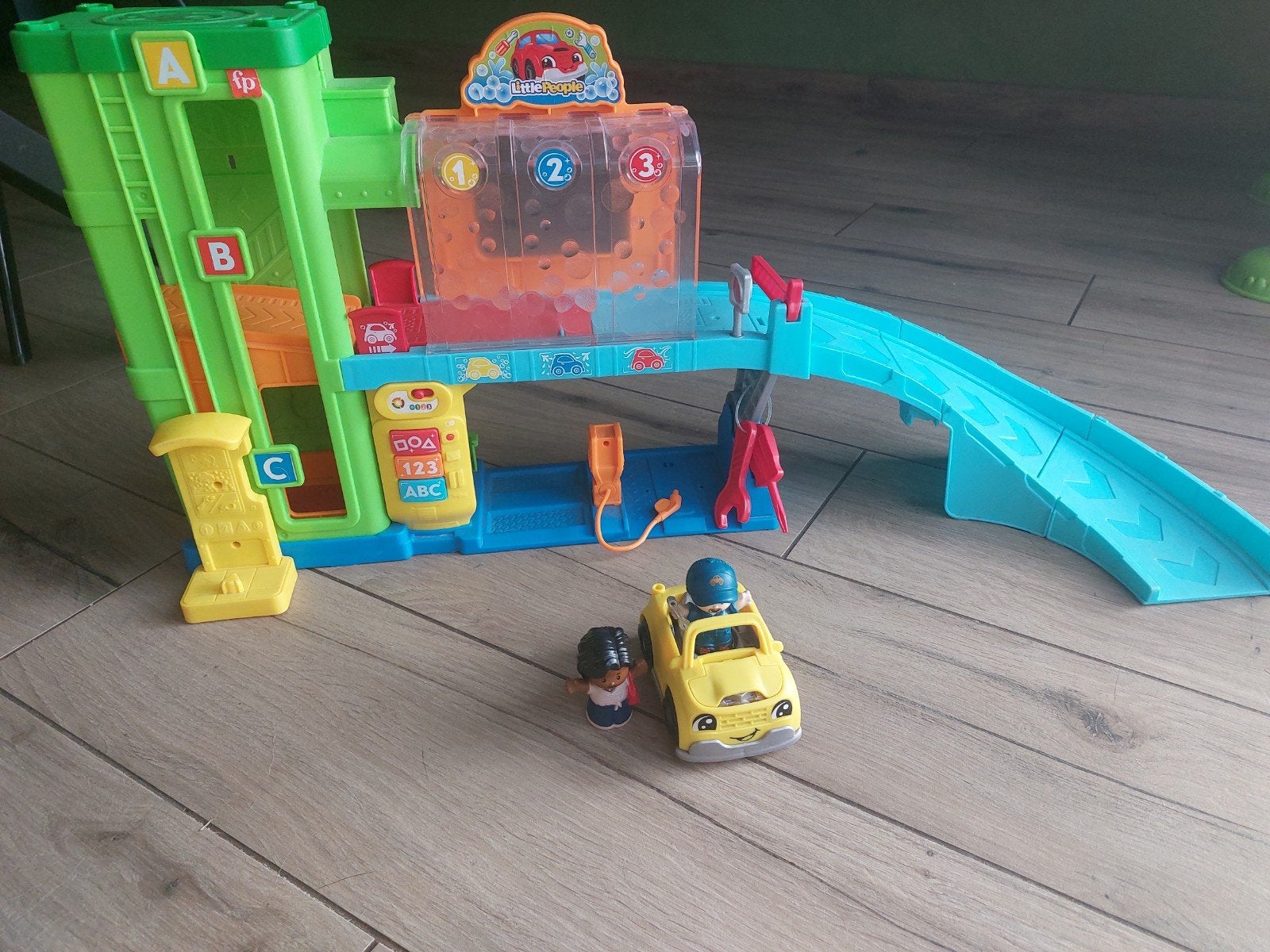 carwash Fisher price, Enfants & Bébés, Jouets | Fisher-Price, Enlèvement