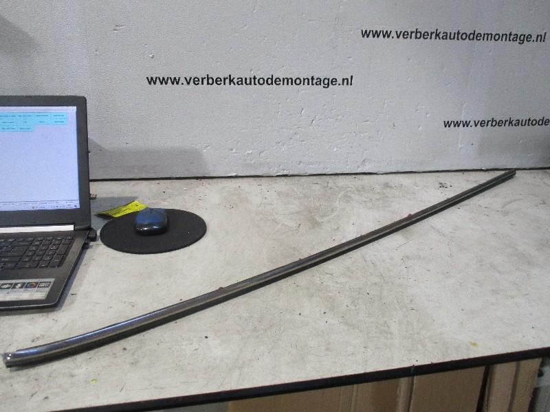 SIERLIJST SPATBORD RECHTS ACHTER Mercedes-Benz / 8 (W115), Gebruikt, Achter, Mercedes-Benz