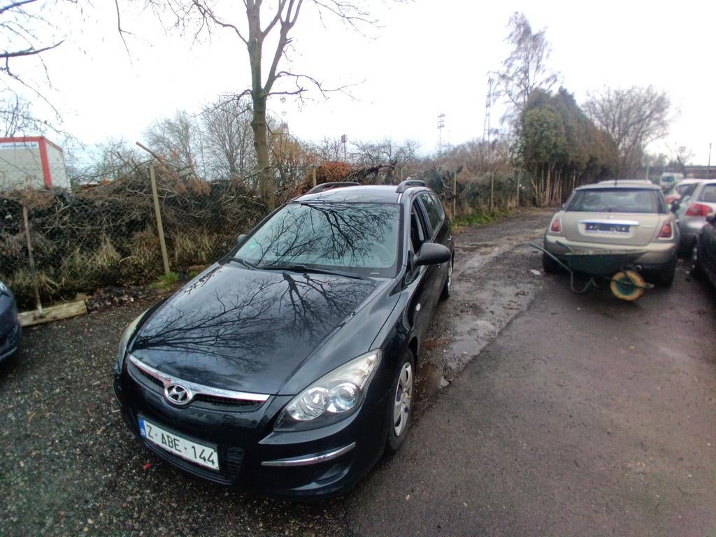 Hyundai i30 2009 1600 CRDI voor exportinfo 048894255, Auto's, Voorwielaandrijving, 139 g/km, 4 cilinders, Zwart