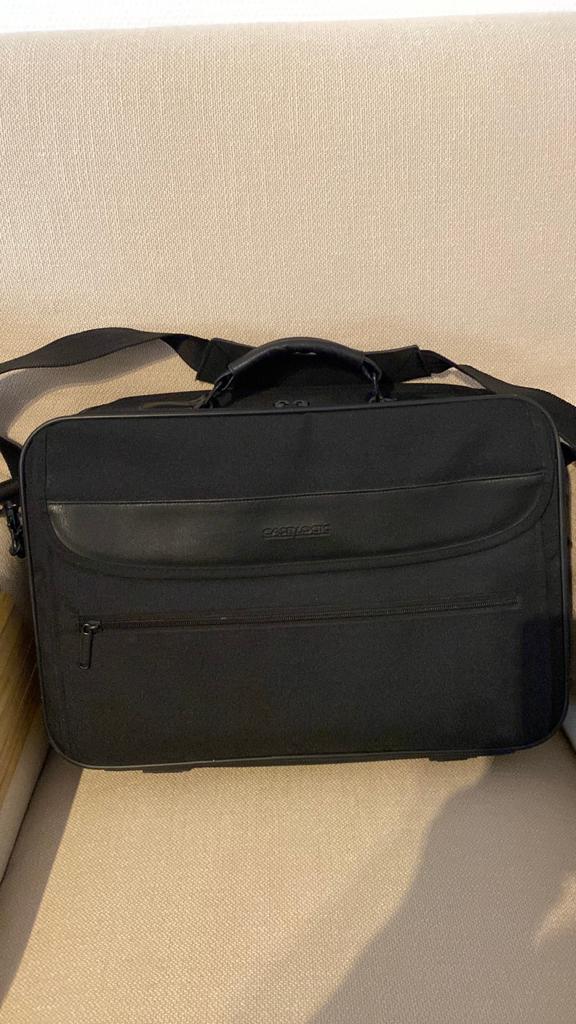 Sac pour ordinateur, Housse pour ordinateur portable, Noir, Plusieurs compartiments, Comme neuf