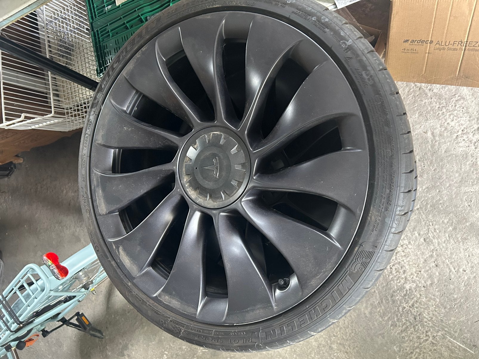Tesla 3.  Velgen, Auto-onderdelen, Ophalen, Band(en)