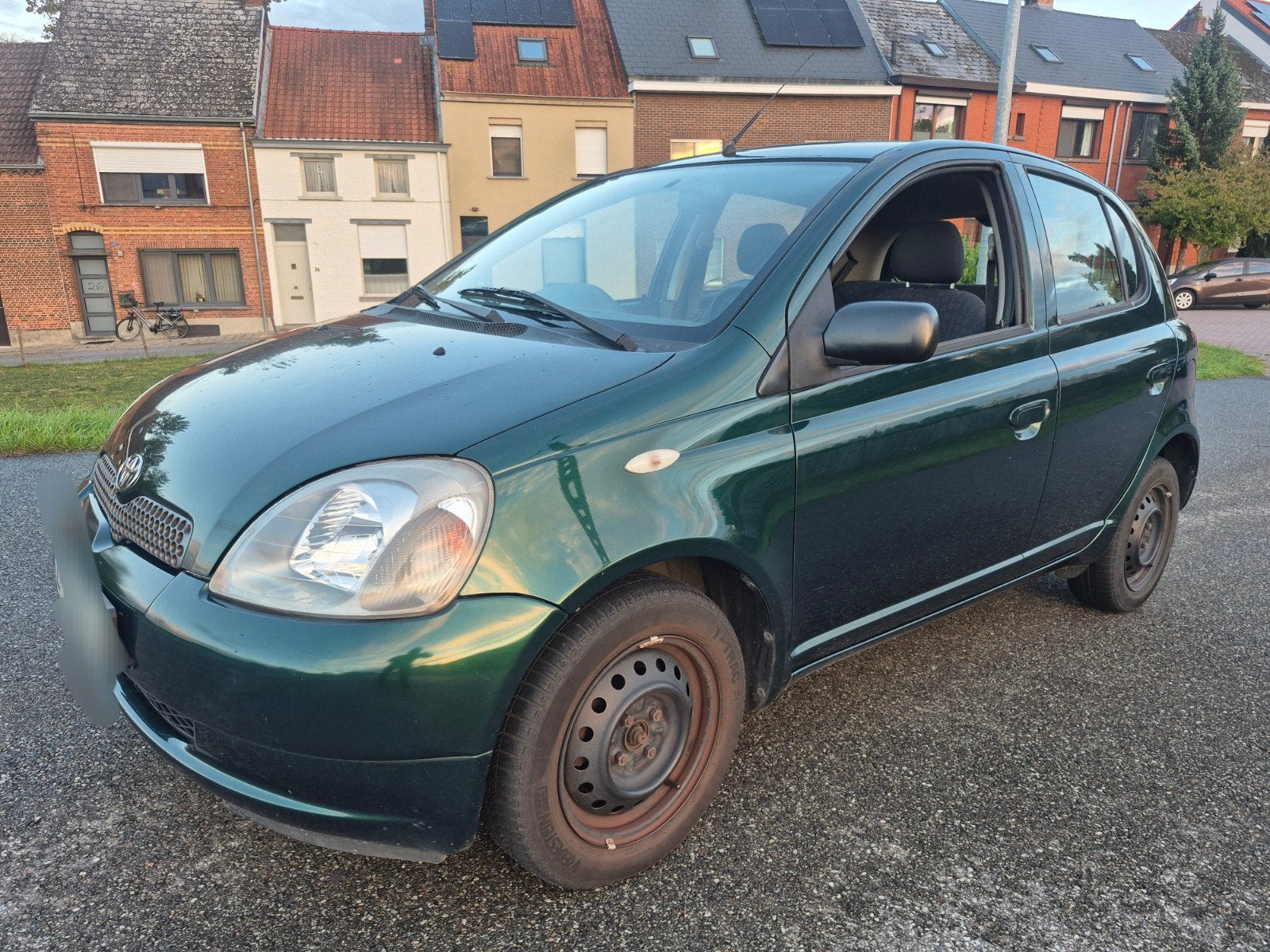 Toyota yaris 1.0benzine Automaat, Auto's, Automaat, Dealer onderhouden, Stof, Zwart