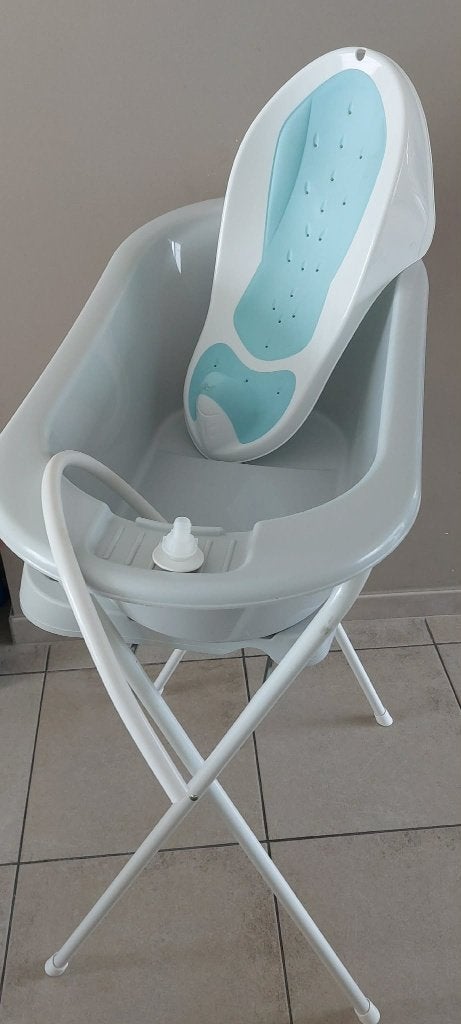 Babybad met staander van Bébé Jou met verkleinstoel, Ophalen, Zo goed als nieuw, Badje, Bébé-jou