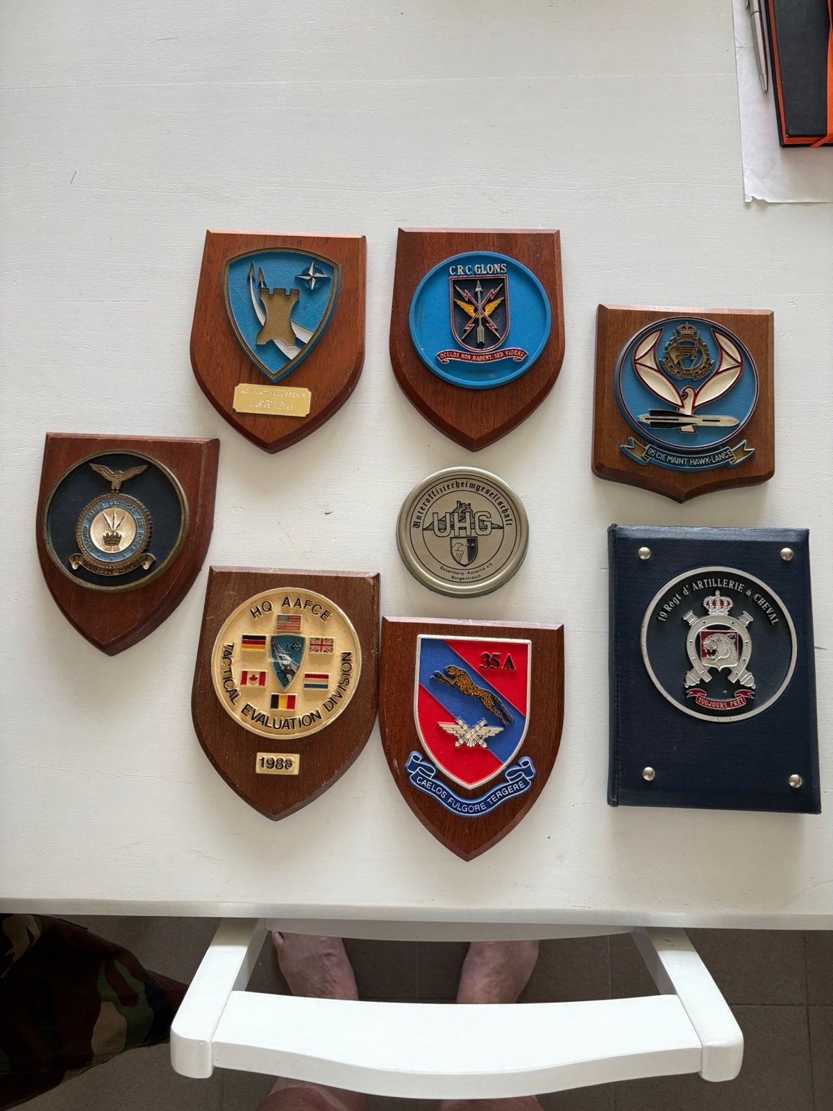 Diverse crests, Ophalen of Verzenden, Landmacht, Embleem of Badge