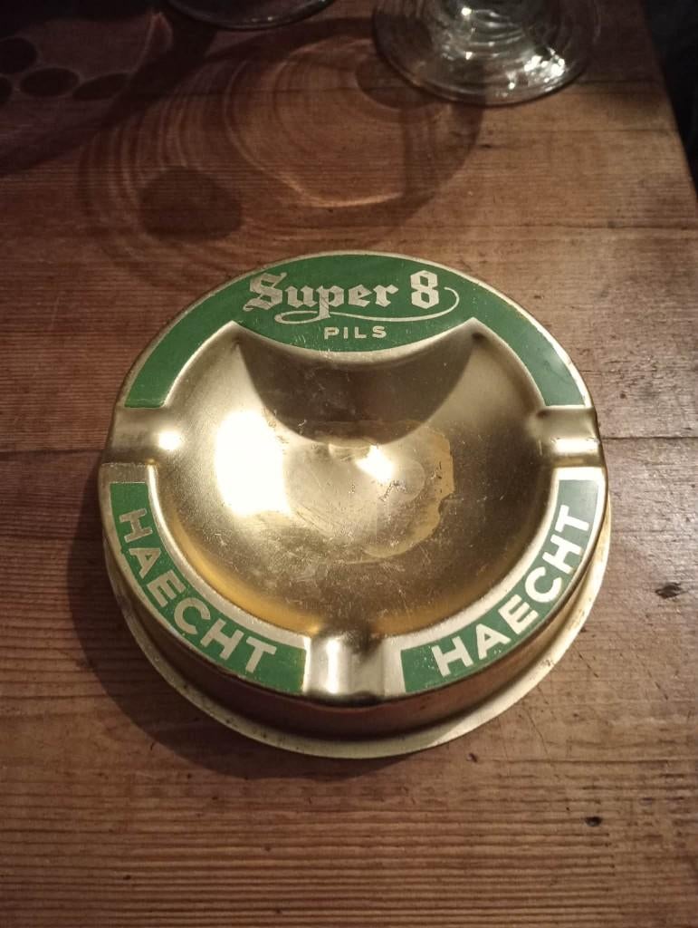 Brouwerij bier oude asbak Super 8 haecht, Verzamelen, Ophalen of Verzenden, Gebruikt, Reclamebord, Plaat of Schild, Overige merken