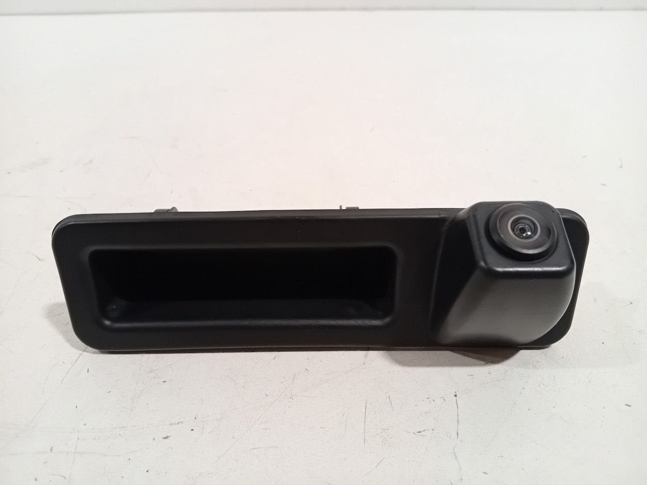 Achterklep ontgrendeling BMW 1 serie, Auto-onderdelen, Onderdelen@venauto.nl, Van der Ven Autorecycling B.V., Gebruikt, Ettenseweg 76, 4706 PB Roosendaal, The Netherlands