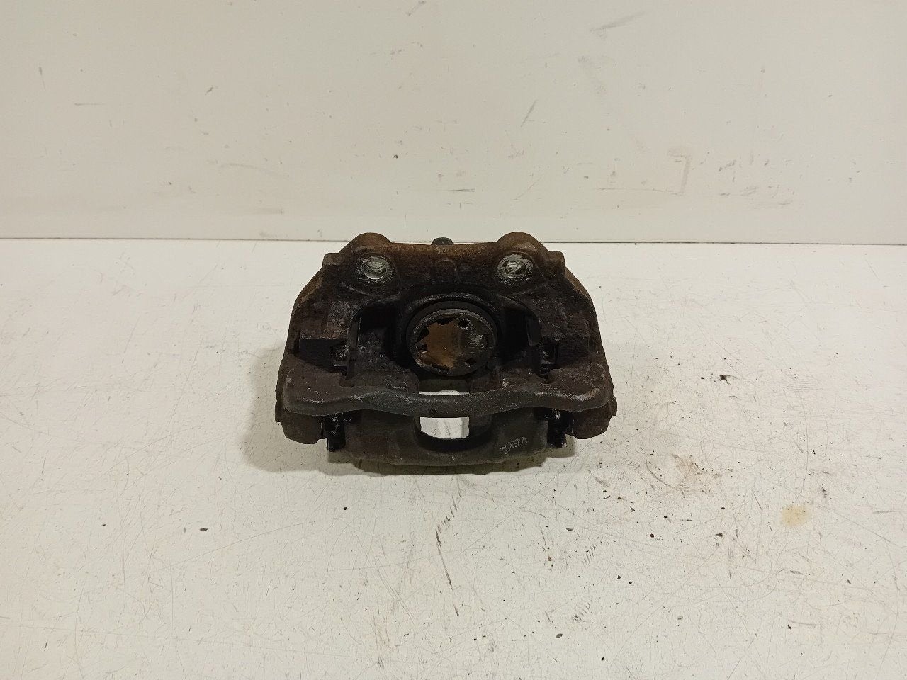 Remklauw links voor Peugeot 207, Onderdelen@venauto.nl, Van der Ven Autorecycling B.V., Gebruikt, Ettenseweg 76, 4706 PB Roosendaal, The Netherlands