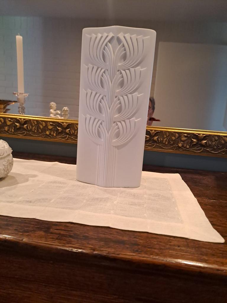 Antieke witte vaas uniek witte bisquit, Ophalen of Verzenden