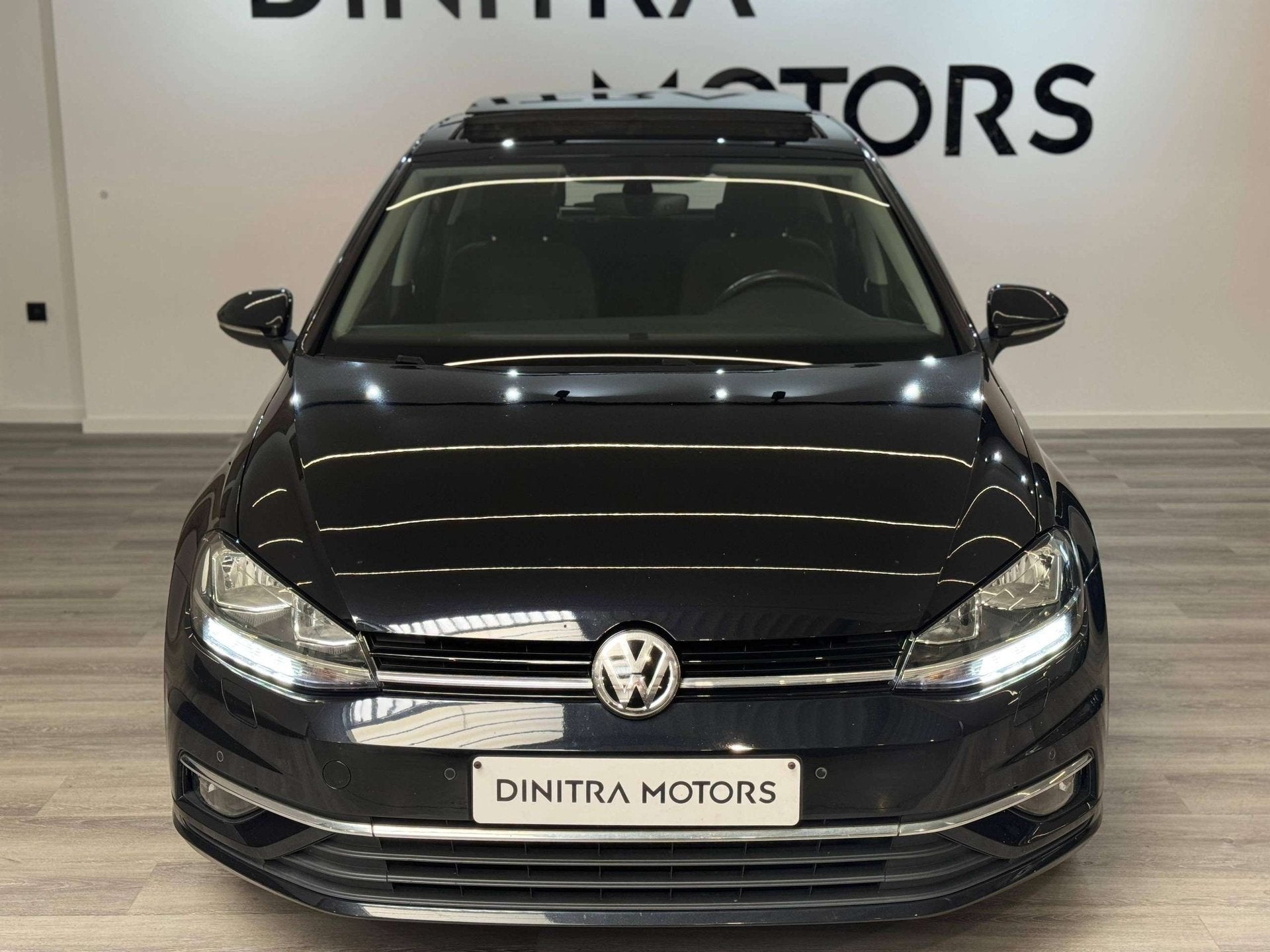 Volkswagen Golf 1.0 TSI Comfortline - Pano/Carplay/Digital C, Auto's, Volkswagen, Stof, Gebruikt, Euro 6, Zwart