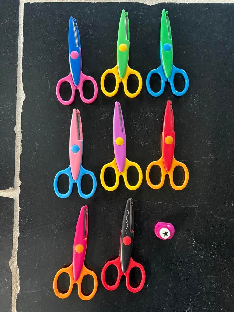 8 knutselscharen en 1 perforator “ster”, Hobby en Vrije tijd, Ophalen of Verzenden, Zo goed als nieuw
