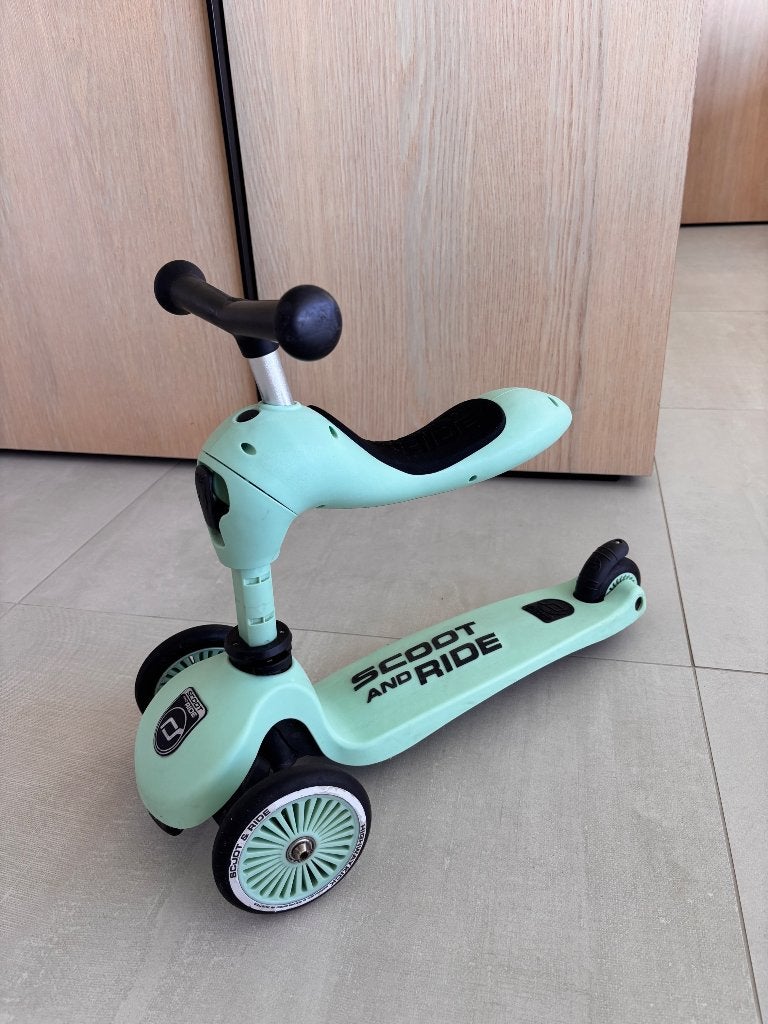 Scoot en ride en wobbel te koop, Ophalen, Zo goed als nieuw, Jongen of Meisje