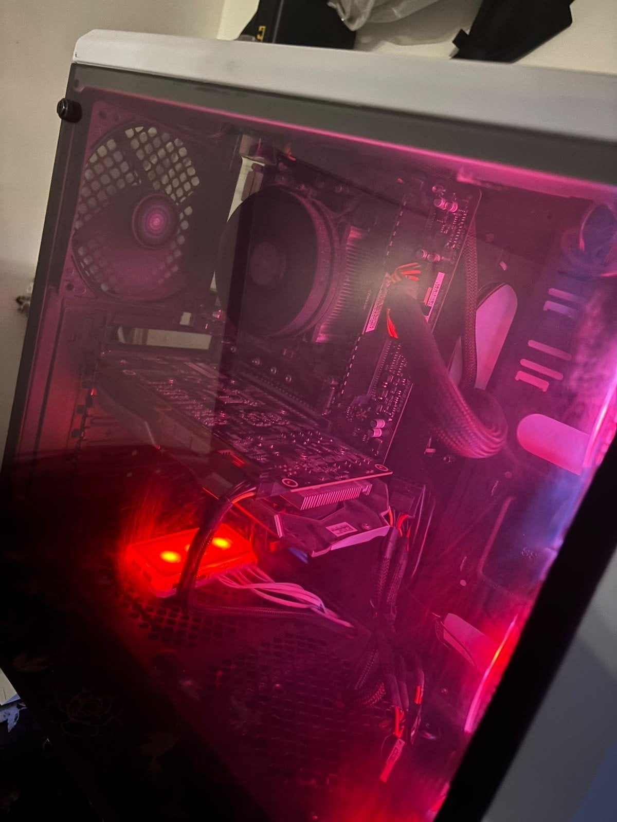 Pc gamer + tele très bien entretenu, Enlèvement, SSD