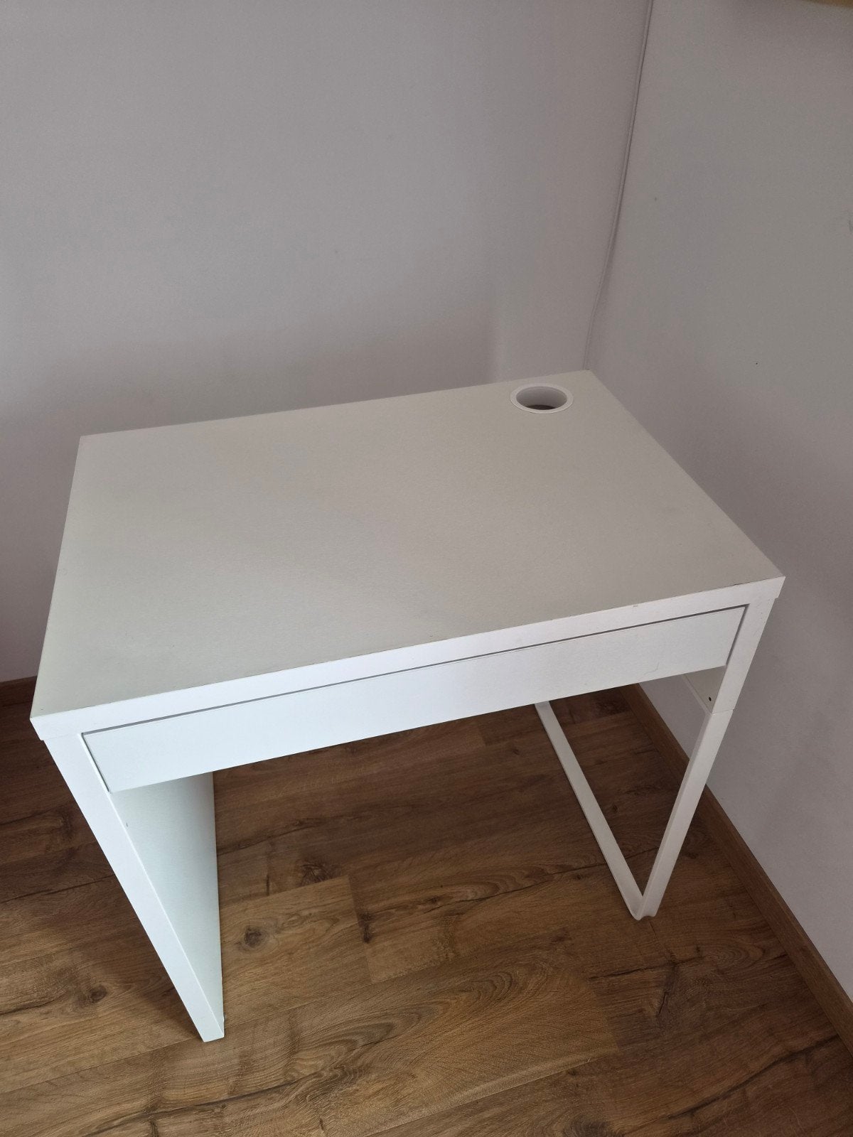 Bureau te koop, Ophalen, Kinderbureau, Zo goed als nieuw, IKEA