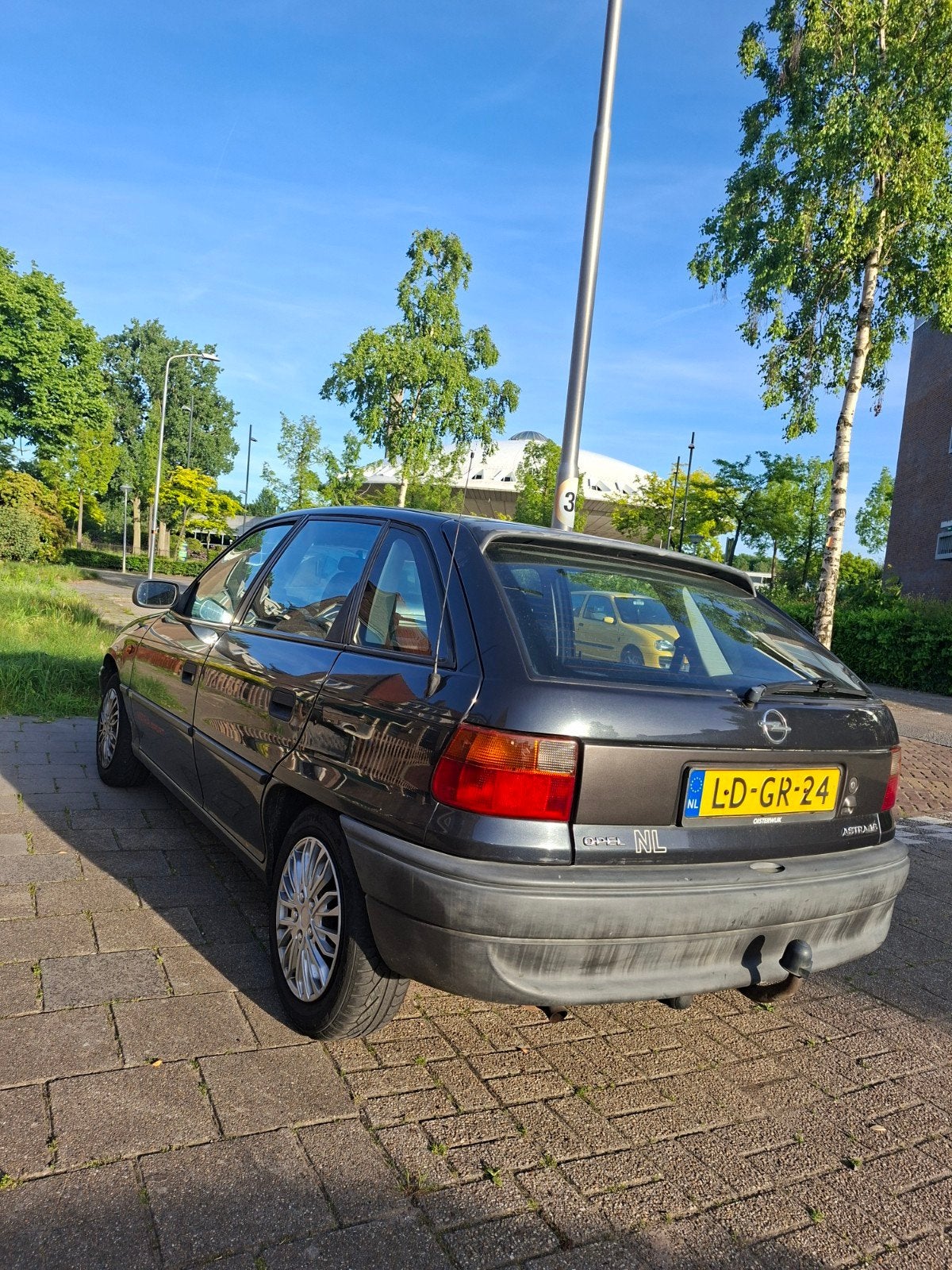 Opel Astra 1.6 I Tailgate E2 1995 Zwart, Auto's, Opel, Particulier, Astra, Benzine, Stadsauto, Zwart, Zwart, Ophalen