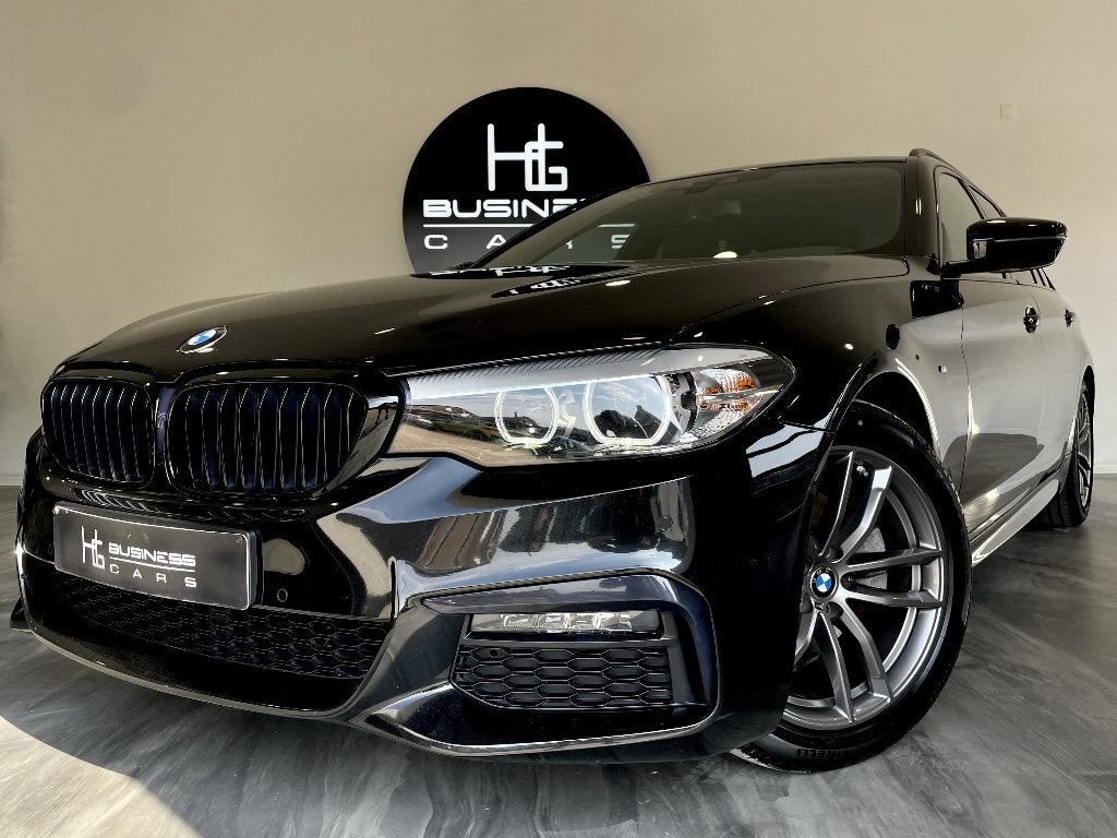 BMW 520 Touring dXAS/ PACK M/ SHADOW LINE/ VIRTUAL COCKPIT, Automaat, Achterwielaandrijving, 4 cilinders, Zwart