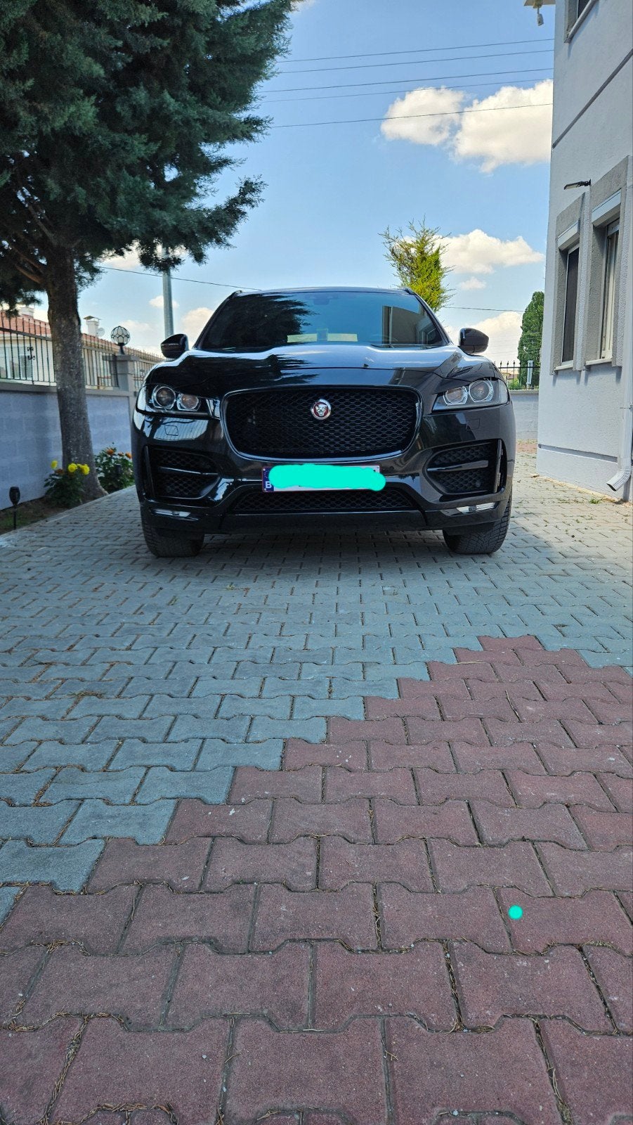JAGUAR F-PACE 2.0 250 CH  ESSENCE R-SPORT TOIT PANOROMİQUE, Auto's, Automaat, Adaptive Cruise Control, Zwart, Leder