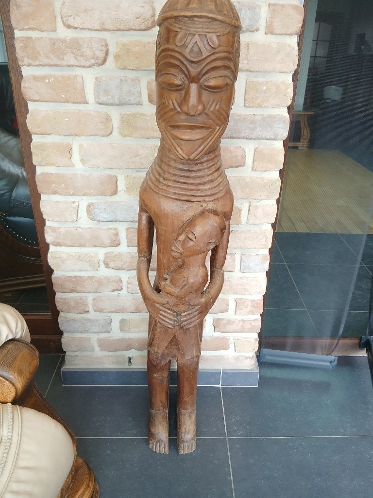 Figure maternelle africaine, Enlèvement