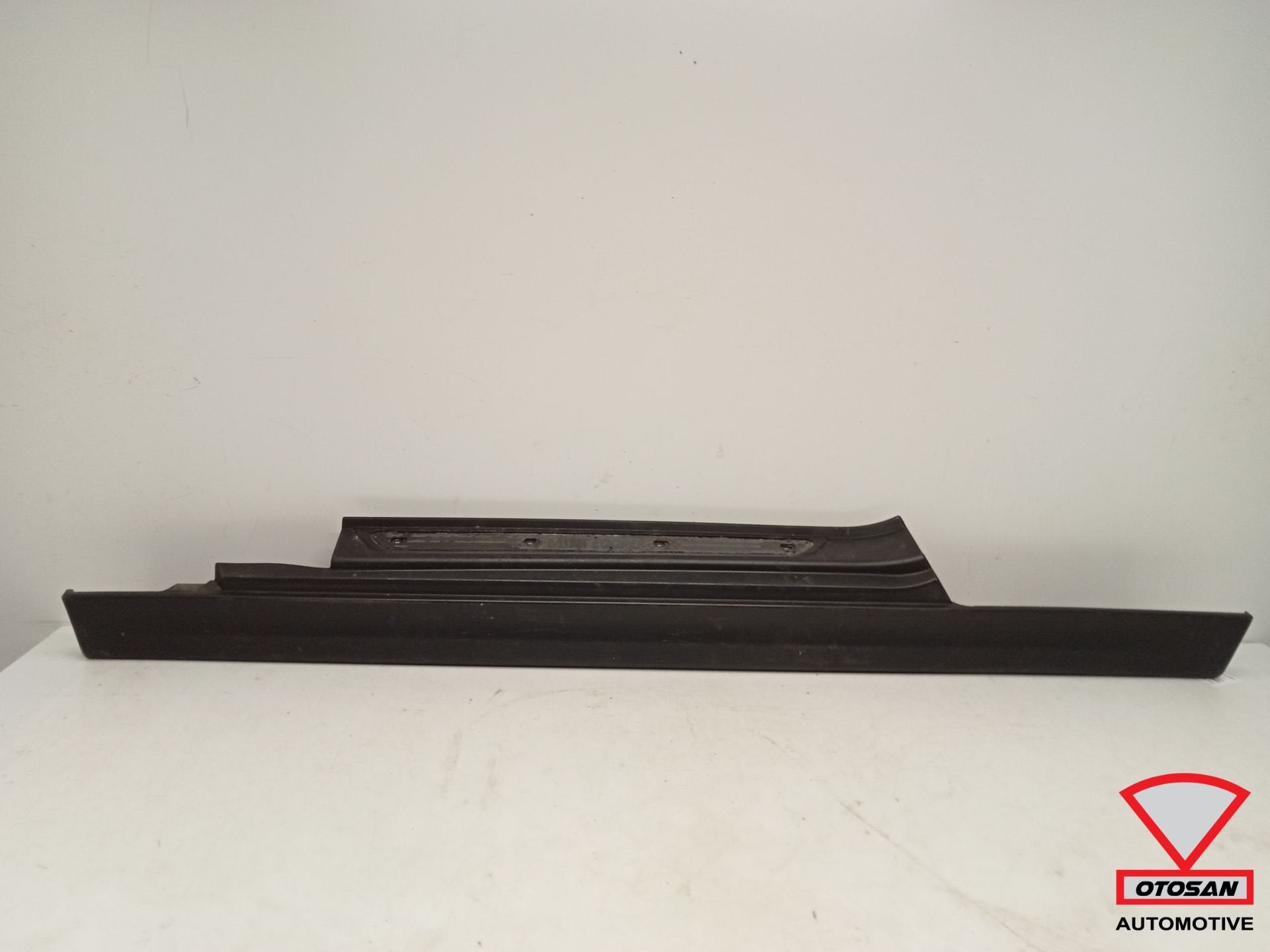 Liens de jupes lat rales pour Mini Cooper F56 51777300817, Customer.service@mini.co.uk, BMW AG, Petuelring 130
80788  Munich, DE