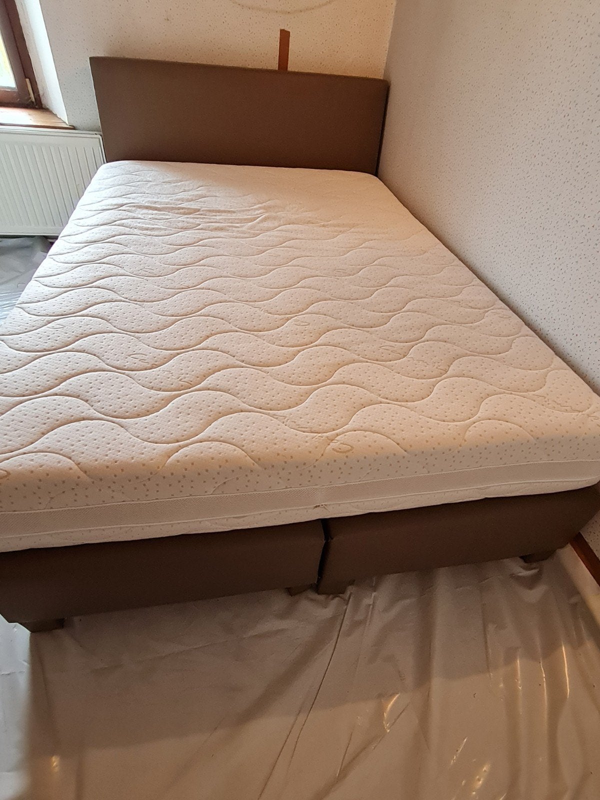 Te koop, Twee persoonsbed., Huis en Inrichting, Ophalen, Bruin