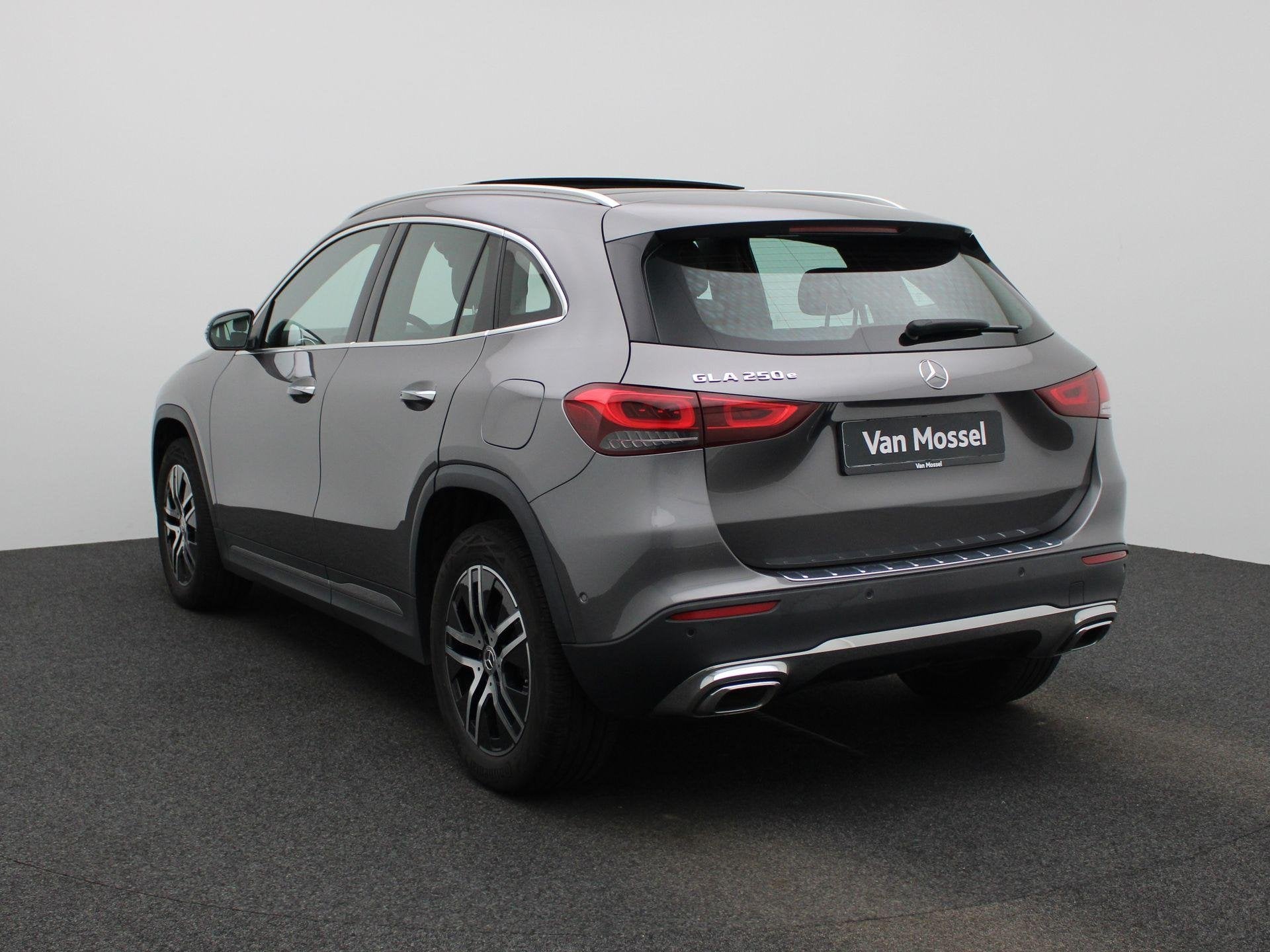 Mercedes-Benz GLA 250 e Business Line SFEERVERLICHTING | CAM, Auto's, Zwart, 4 cilinders, 16 kWh, Bedrijf