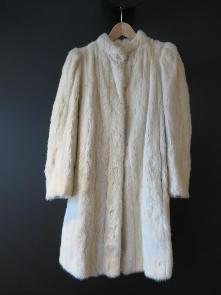 Nerts bontjas ‘Pearl’ Yves Saint Laurent, Kleding | Dames, Jassen | Winter, Ophalen of Verzenden, Gedragen, Maat 38/40 (M)