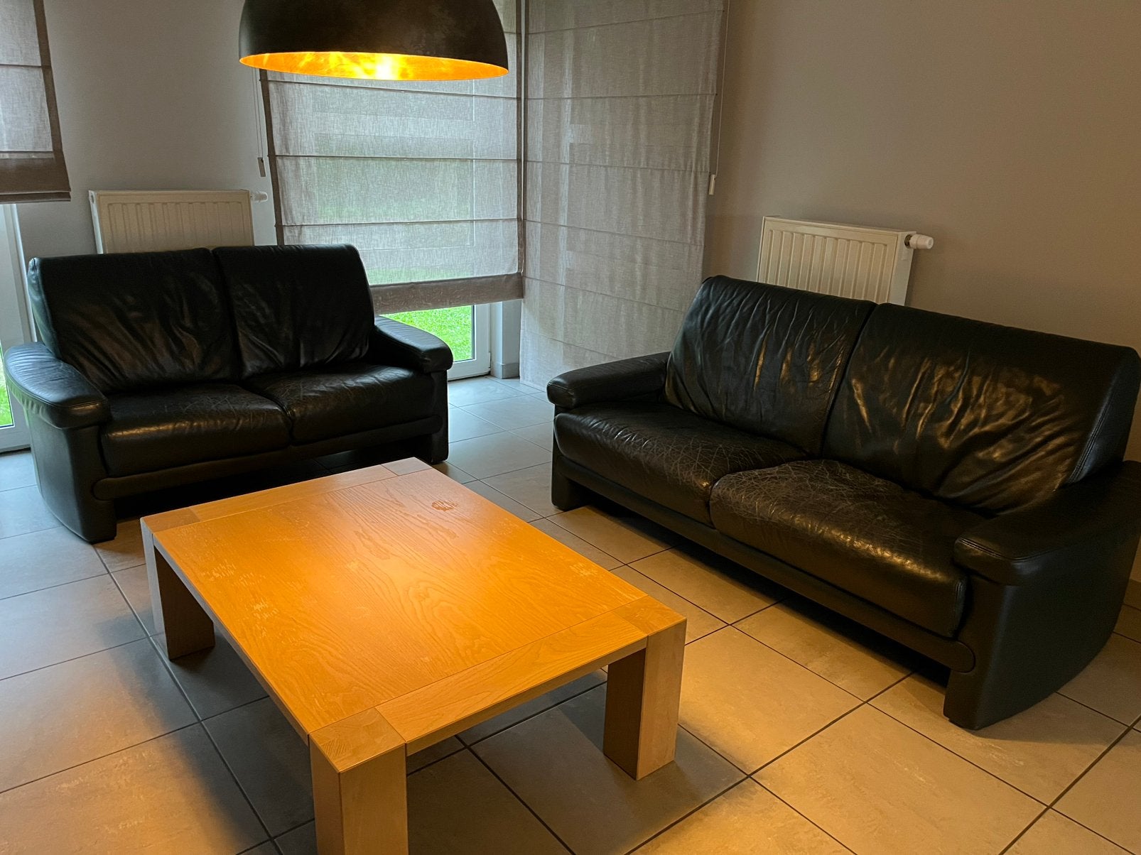 Gratis lederen 3-zit en 2-zit + salontafel, Ophalen, Gebruikt