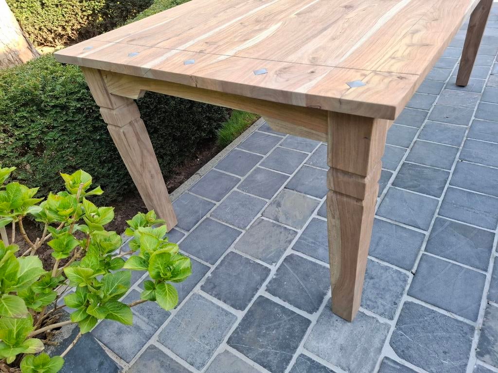 Eettafel uit massief sheeshamhout. Geluchtgomd., Huis en Inrichting, Ophalen of Verzenden