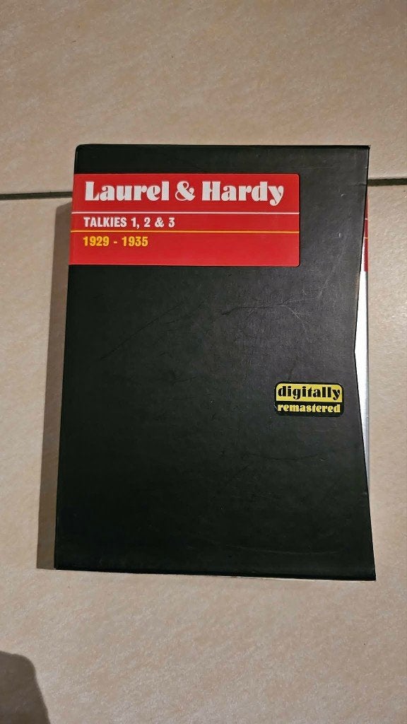Verschillende dvd boxen van laurel en hardy in goede staat, CD & DVD, DVD | Classiques, Suppléments, Anglais, Enlèvement, Utilisé