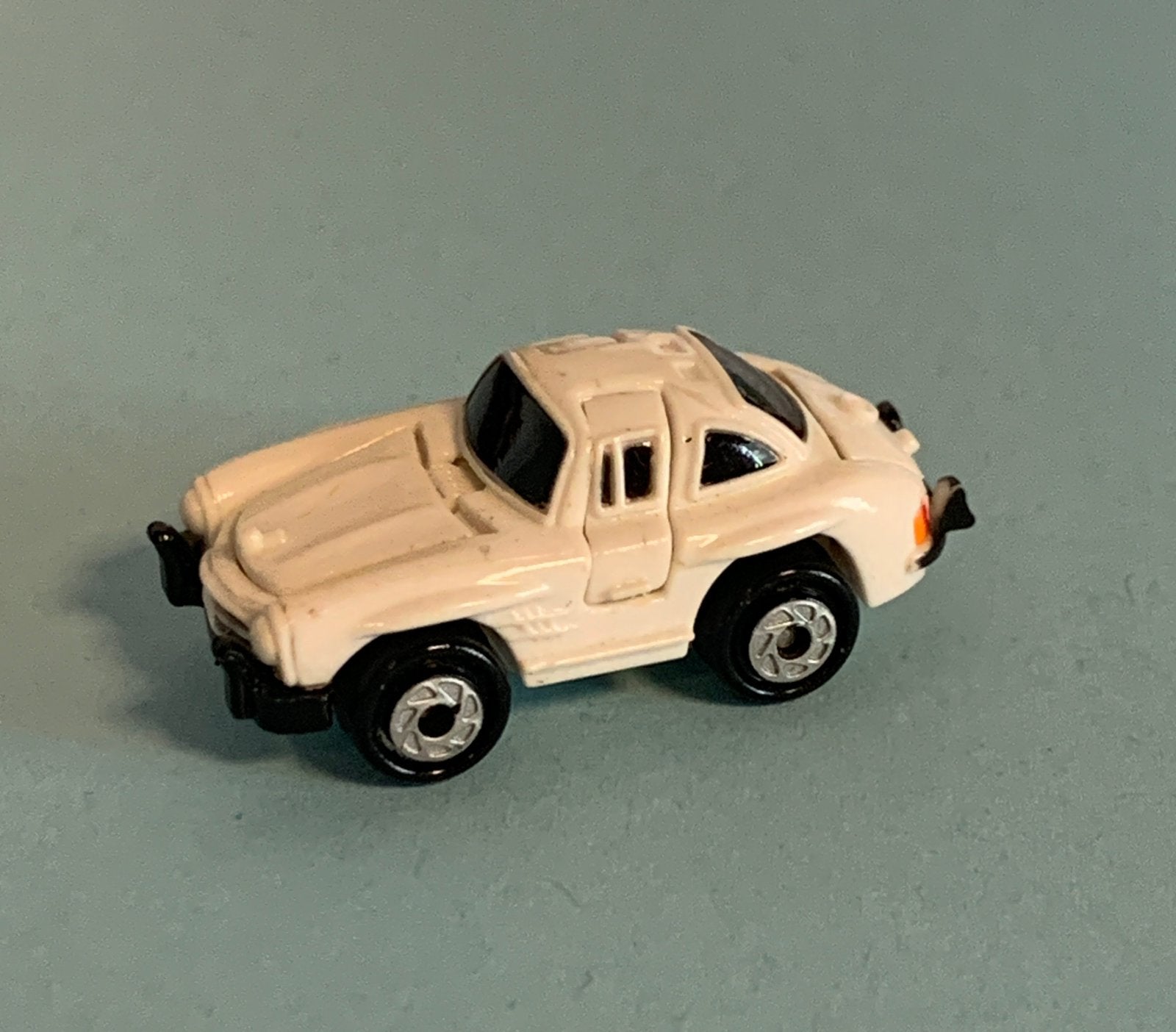 Vintage Micro Machines Mercedes Benz SL 300 Galloob 1988 . R, Enlèvement ou Envoi, Comme neuf