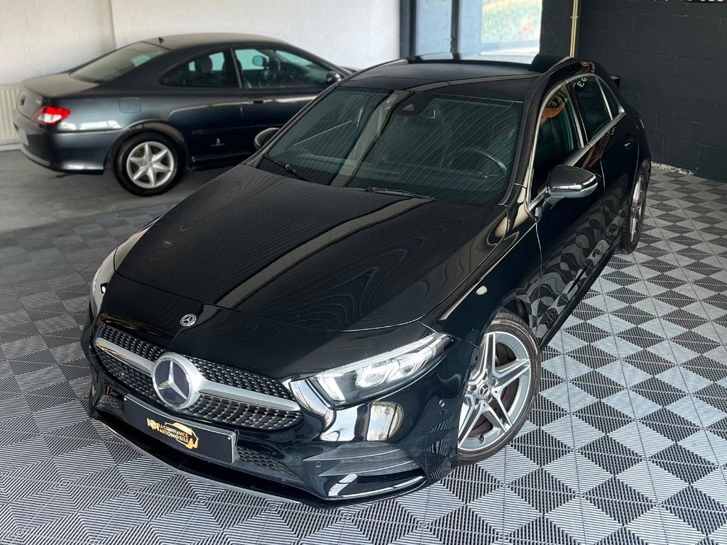 Mercedes-Benz A200d B.Auto Pack AMG 1st Prop 1 jaar garantie, Auto's, Dealer onderhouden, 4 cilinders, Zwart, 5 deurs