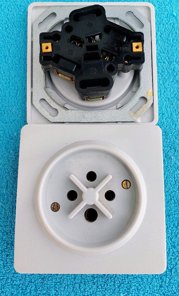 Vynckier kontaktdoos/-stekker... 3P-32A-400V, Doe-het-zelf en Bouw, Ophalen of Verzenden, Nieuw