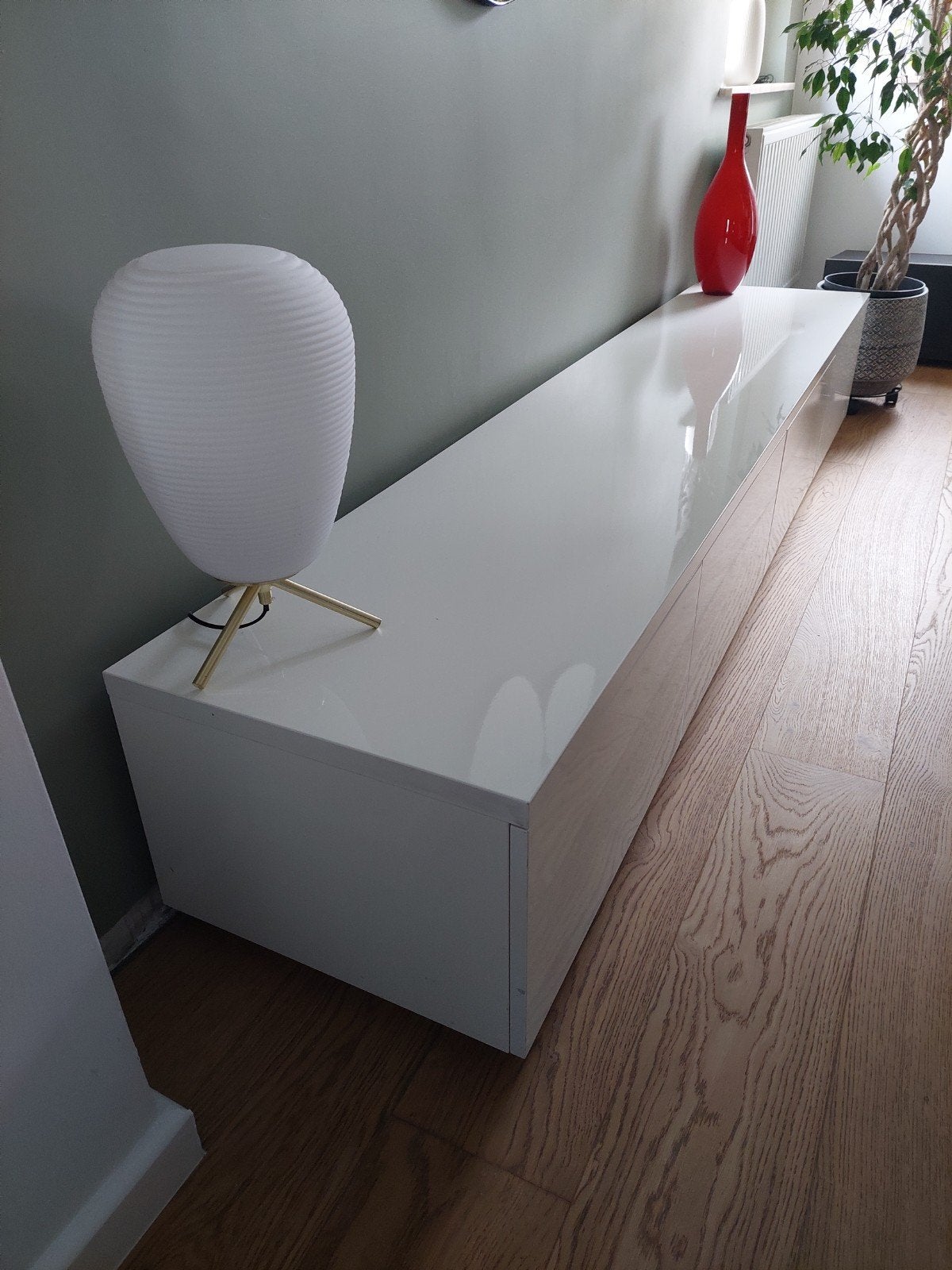 Meuble tv laqué blanc massif 45 euros