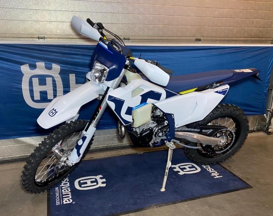 Husqvarna FE 250 2026 uit voorraad leverbaar, 250 cc, Particulier, Enduro, 1 cilinder