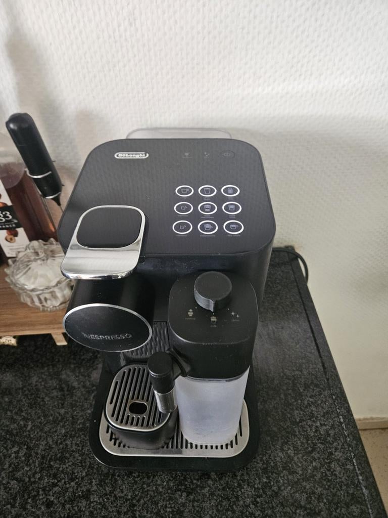 Nespresso Lattissima Grande koffiemachine., Elektronische apparatuur, Koffiezetapparaten, Ophalen, Koffiemachine