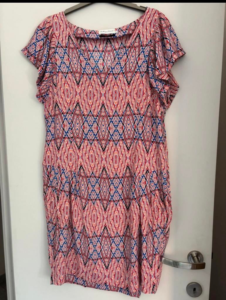 Zijden kleed Talking French maat 40/42, Kleding | Dames, Jurken, Ophalen of Verzenden, Zo goed als nieuw, Maat 38/40 (M)