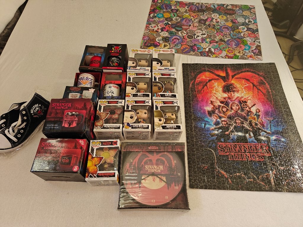 Kleine collectie stranger things, Ophalen, Zo goed als nieuw