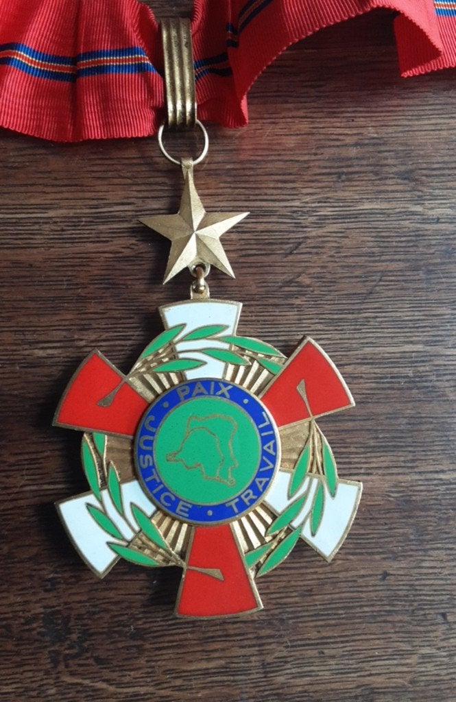 Medaille van de Nationale Orde van Congo Zaïre, Verzamelen, Ophalen of Verzenden, Landmacht, Lintje, Medaille of Wings