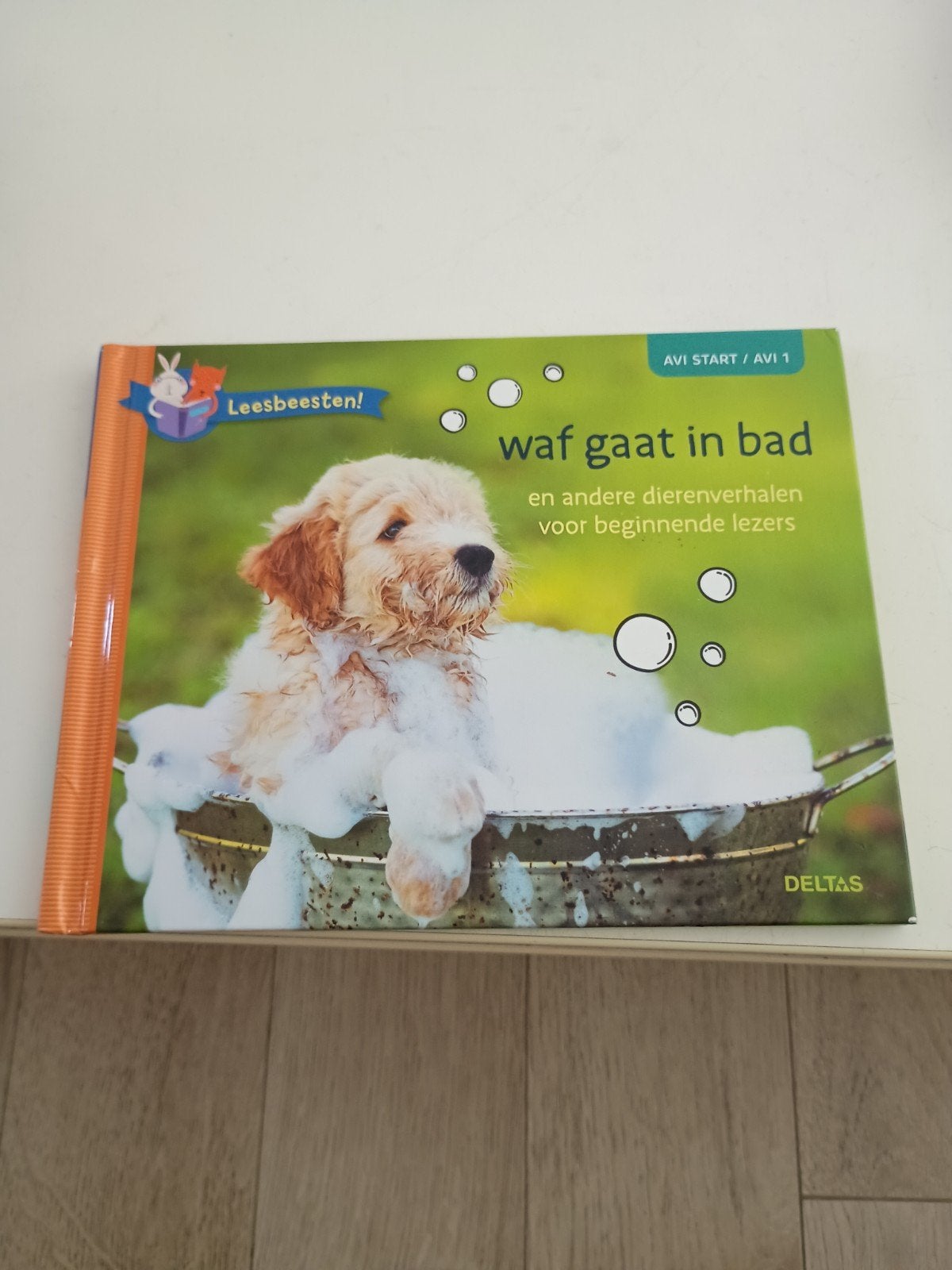 Leesbeesten! Waf gaat in bad, Ophalen