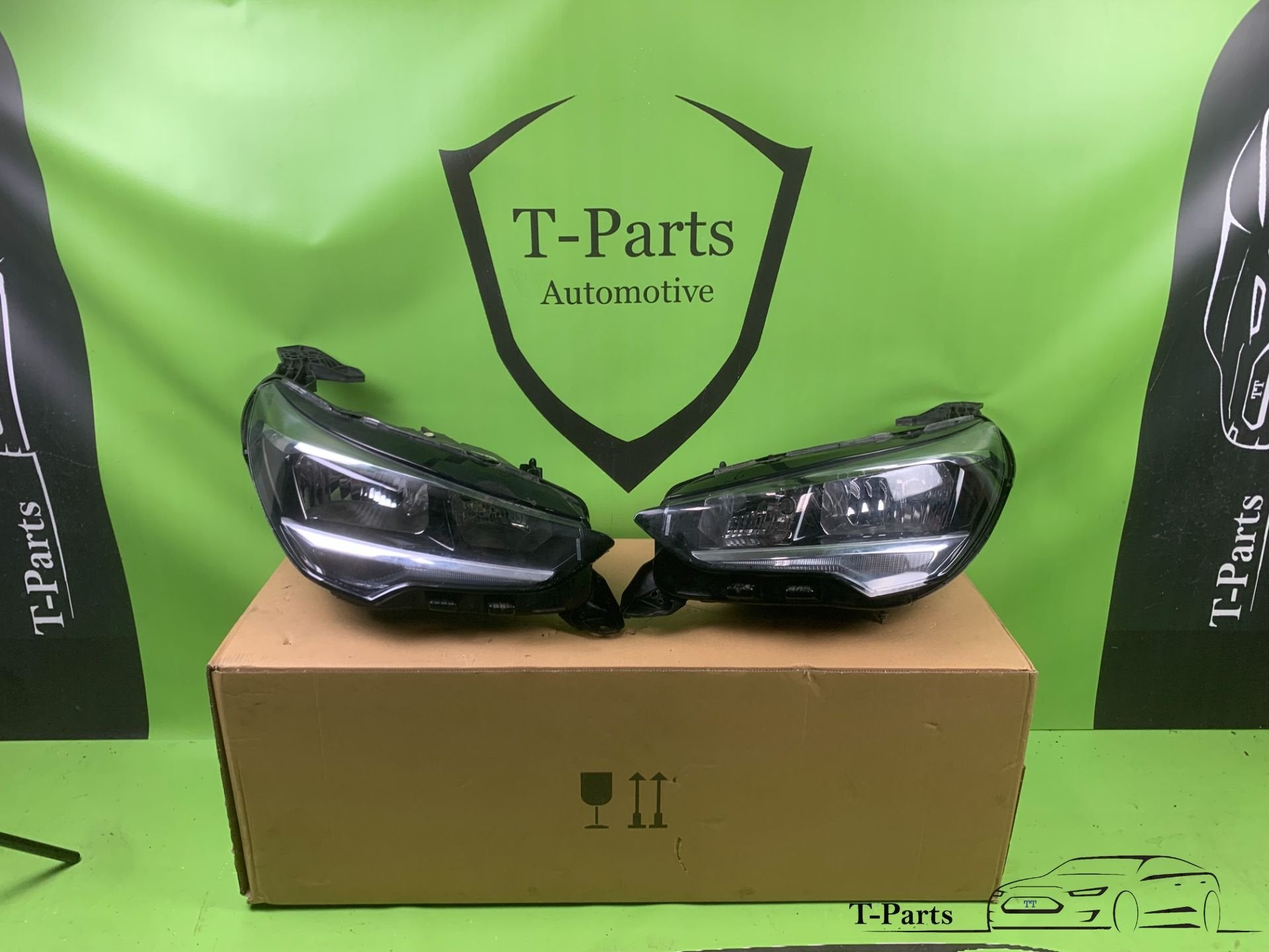 opel corsa F links rechts koplamp 39162649 nieuw 39162648, Kontakt@opel-infoservice.de, Opel, Bahnhofsplatz 1
65423  Russelsheim am Main, DE