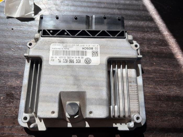 Ordinateur gestion moteur d'un Volkswagen Touran, Autos : Pièces & Accessoires, Volkswagen, -, 3 mois de garantie, Utilisé