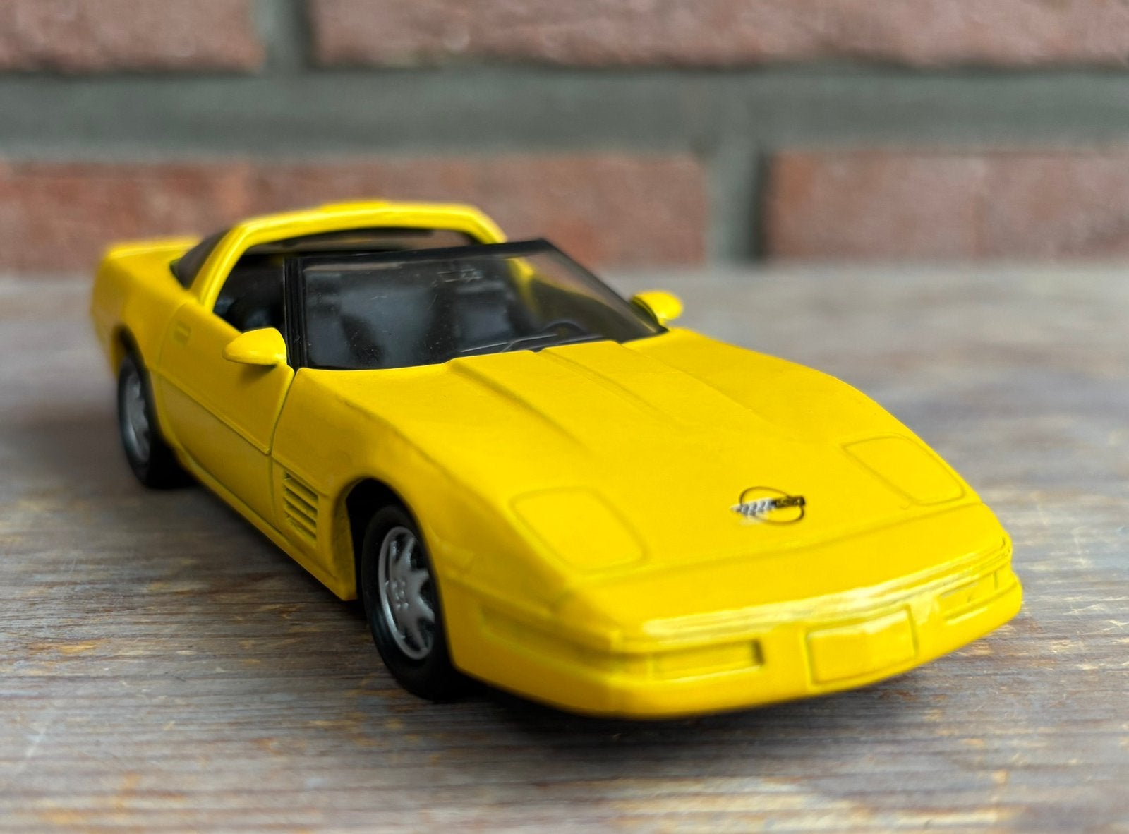 Maisto Shell Chevrolet Corvette ZR-1 - geel - schaal 1:38, Ophalen of Verzenden, Zo goed als nieuw, Auto