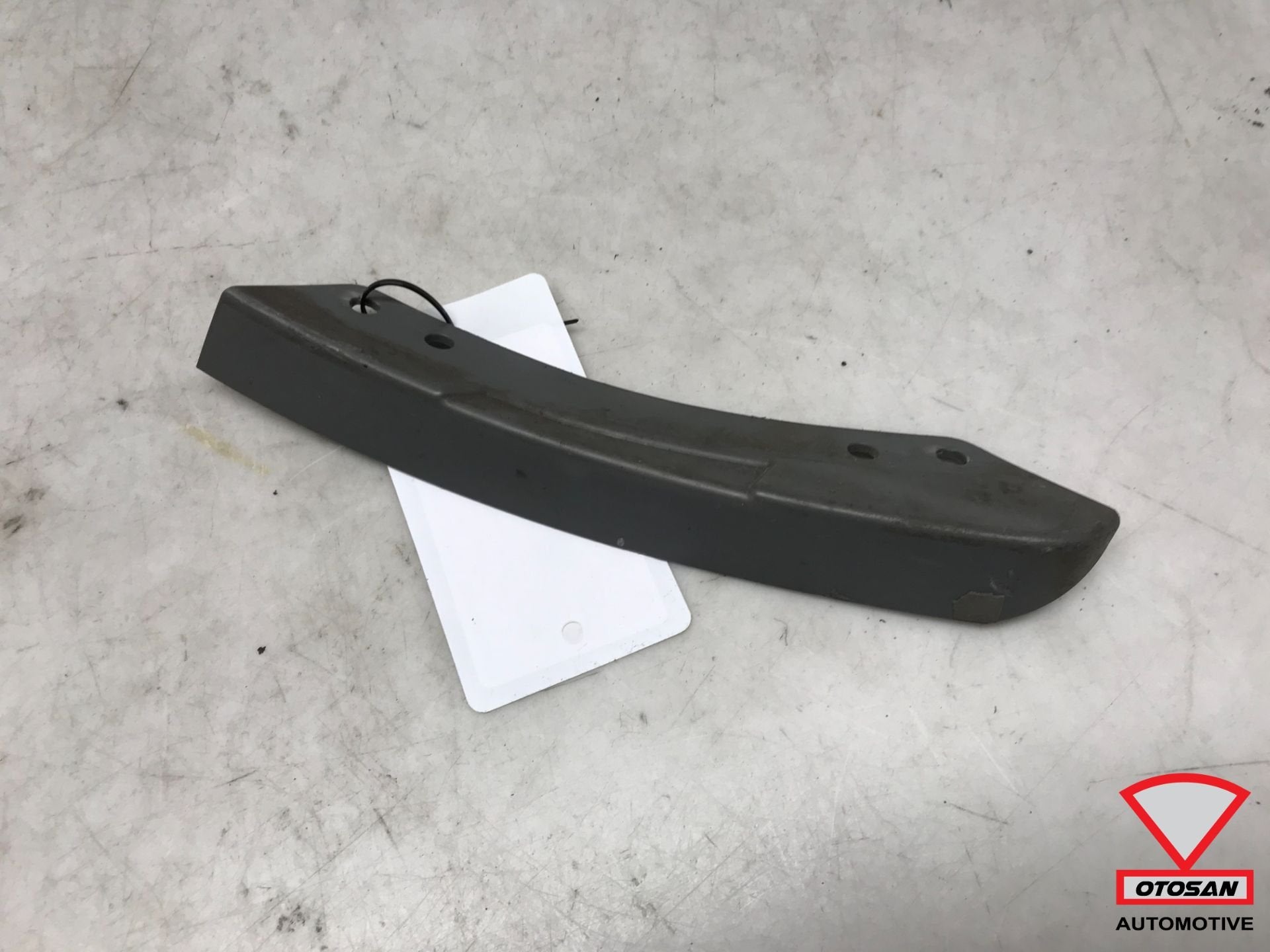 BMW S rie 1 F40 Pare-chocs Steun Droit 51128075314, Petuelring 130
80788  Munich, DE, Pare-chocs, Info@bmw.de, Droite