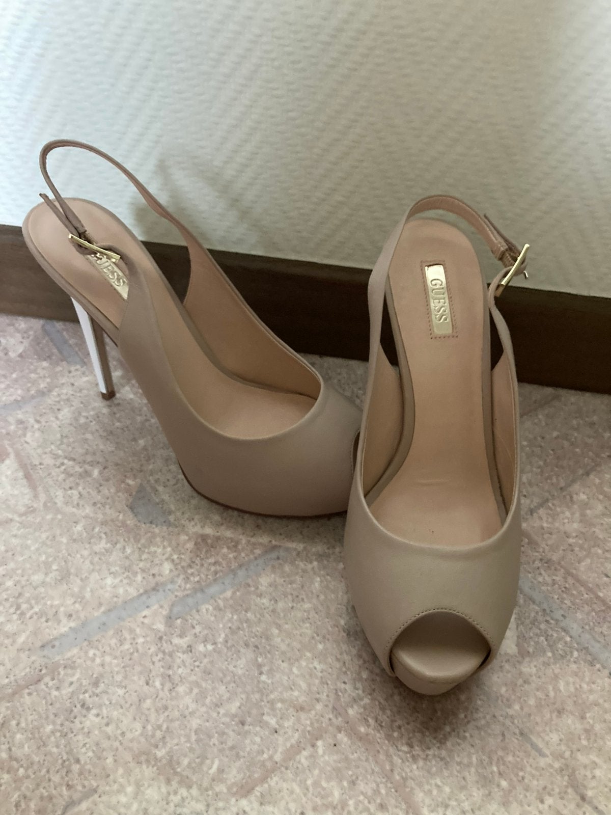 Pumps nude maat 39 Guess Nieuw, Kleding | Dames, Ophalen, Zo goed als nieuw, Schoenen