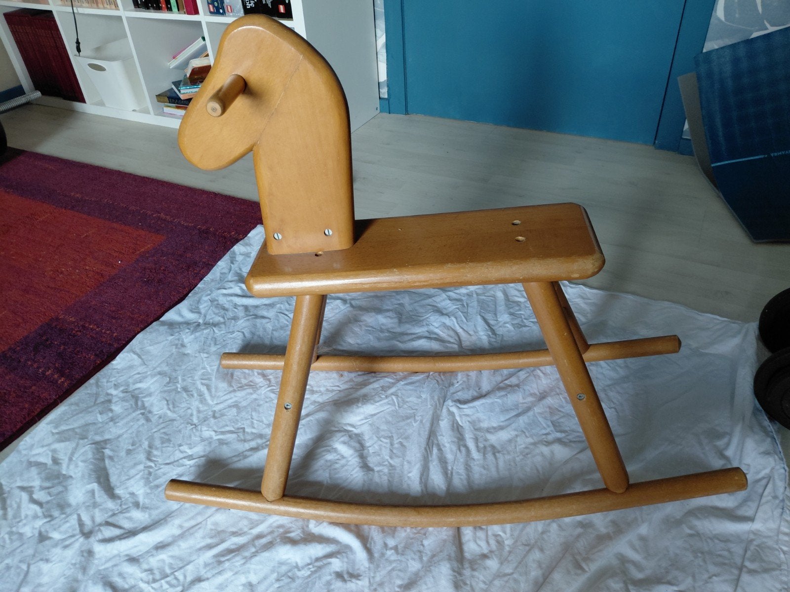 Houten hobbelpaard, Ophalen