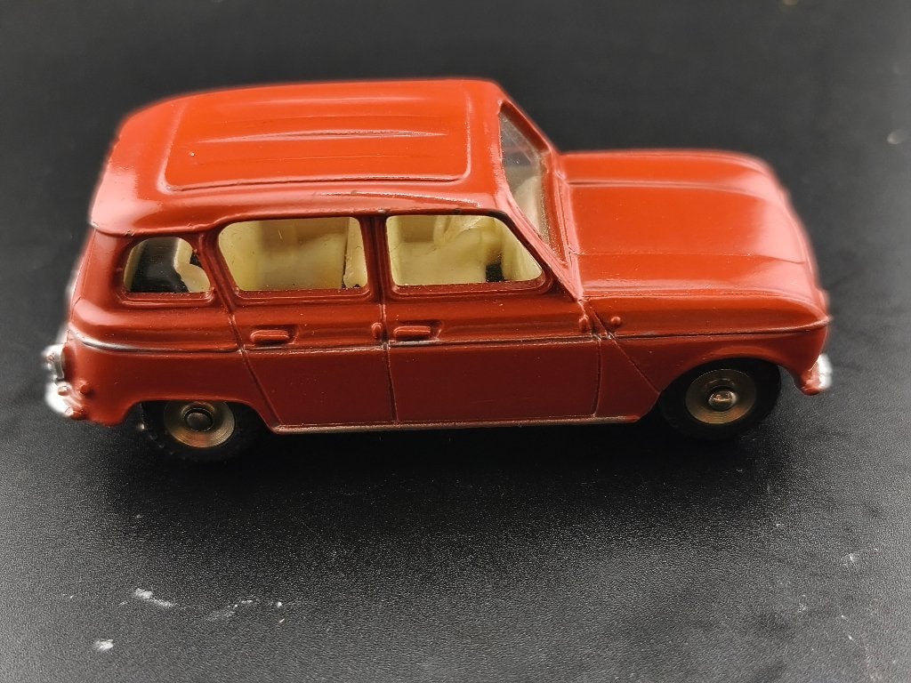 DINKY TOYS FRANCE RENAULT 4L REF 518, Hobby & Loisirs créatifs, Enlèvement ou Envoi, Comme neuf, Voiture, Dinky Toys
