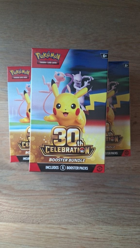 Pokemon 30th celebration booster bundle Engels - meerdere, Ophalen of Verzenden, Nieuw, Boosterbox