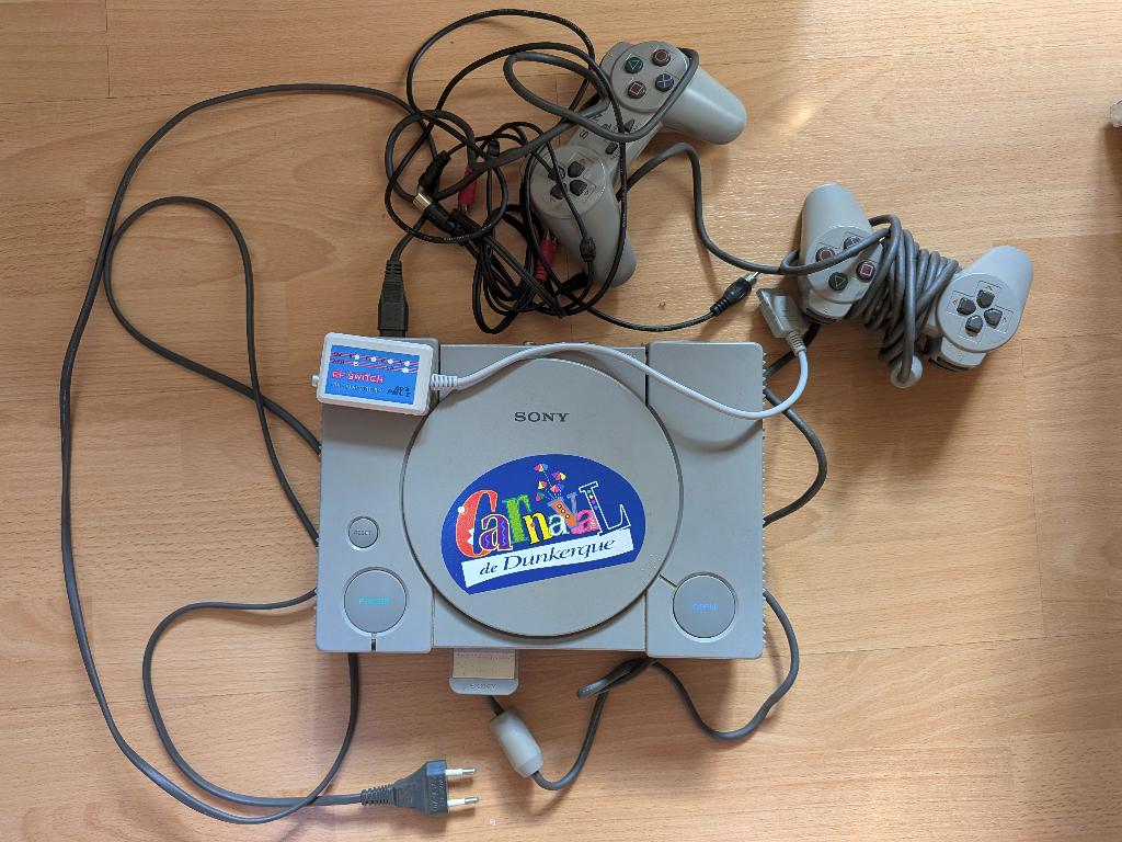 Playstation 1 + 22 jeux, Enlèvement, Comme neuf